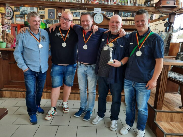 2. Platz Mannschaft H 05 Skatbuben Dresden