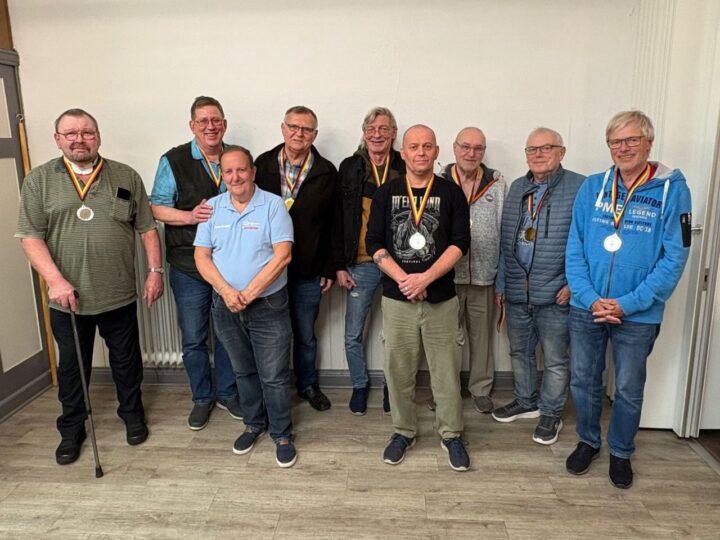 Aufsteigermit Staffelleiter