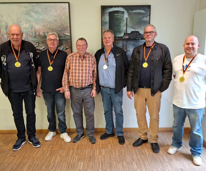 Platz 1 1. SSV Kreuz Bube 93 Euskirchen